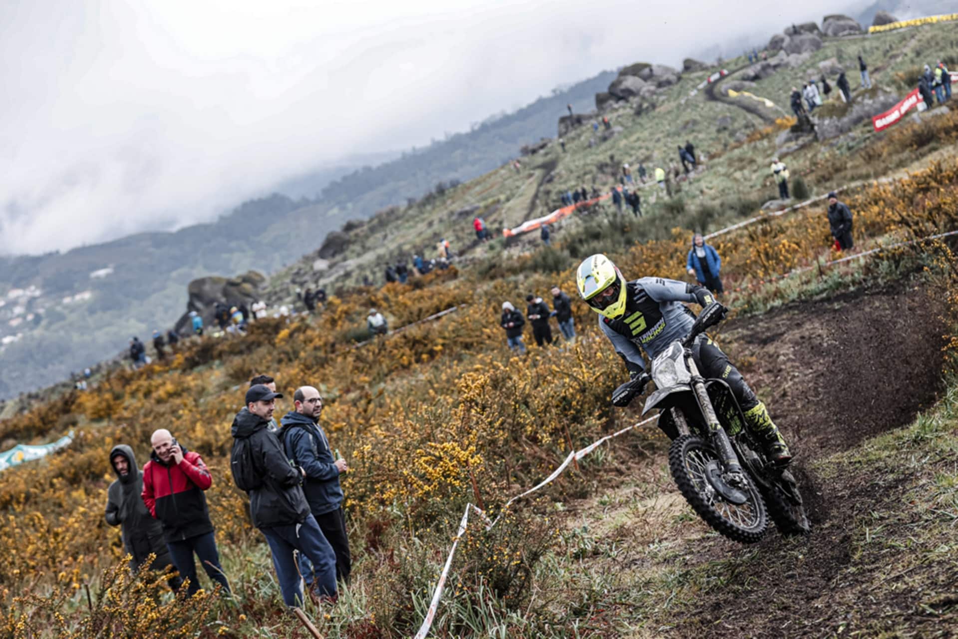 Las nuevas TF 250-E y TF 450-E de Triumph impresionan en su debut europeo