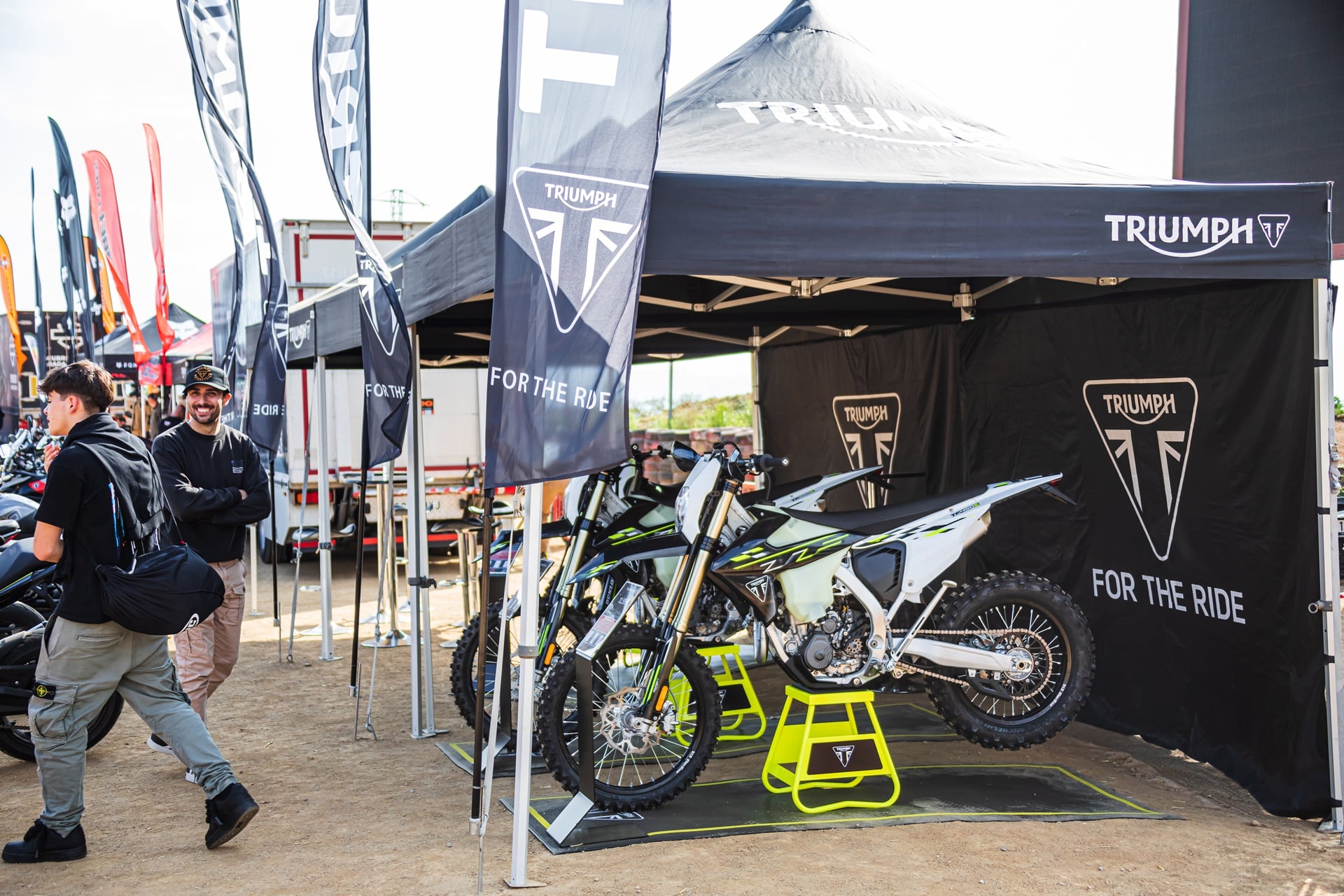 Las nuevas TF 250-E y TF 450-E de Triumph impresionan en su debut europeo