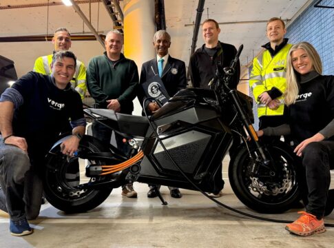Verge Motorcycles bate un récord Guinness de distancia recorrida, con una sola carga, a los mandos de una TS Pro