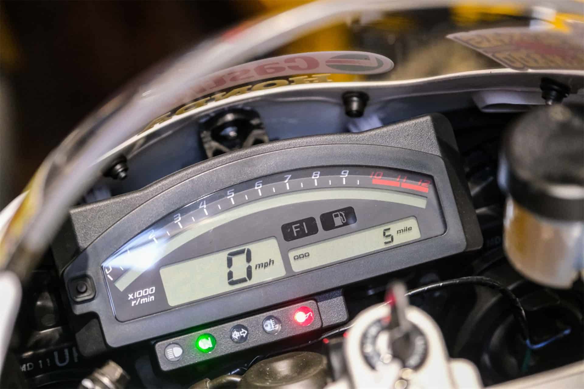 El marcador solamente registra 5 millas
