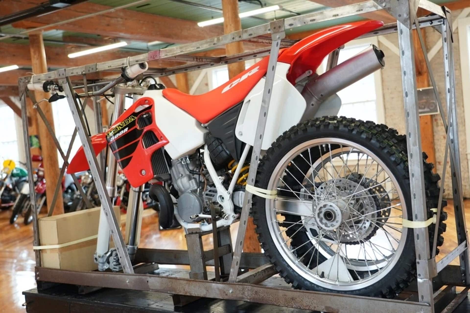 Vendida la que probablemente sea la última Honda CR500 "nueva de paquete" del planeta