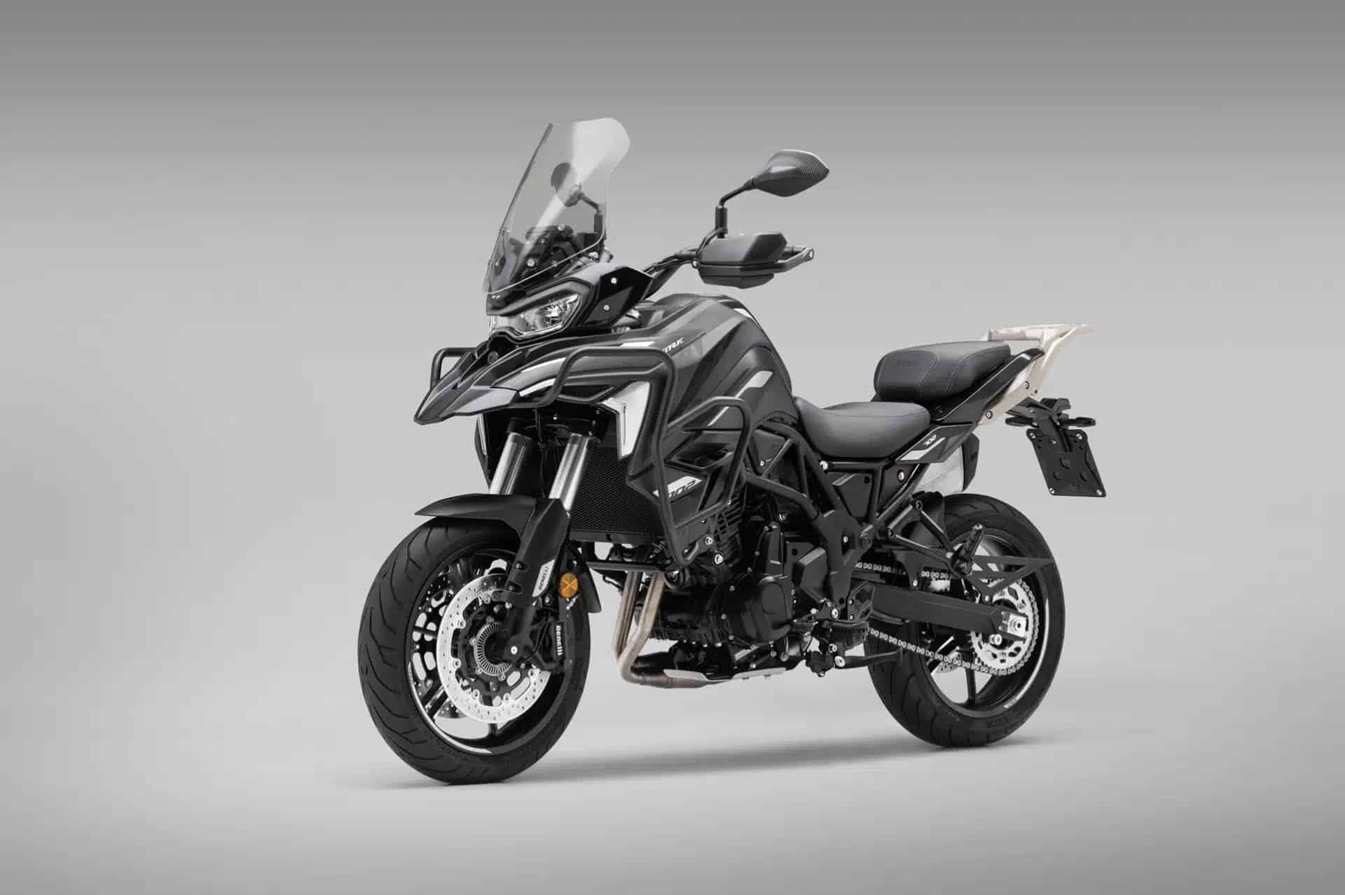 La gama TRK 702 de Benelli lanza una promoción especial en colaboración con SHAD