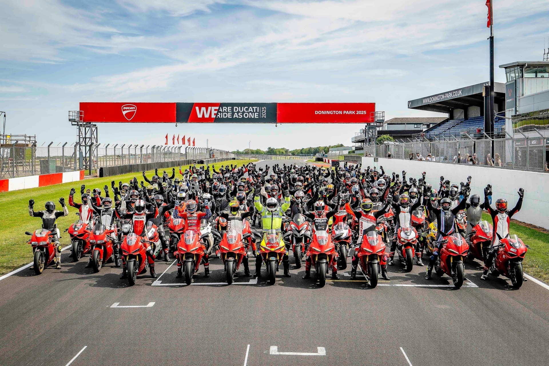 #WeRideAsOne 2025: Vuelve a triunfar la pasión por las motos de firma italiana
