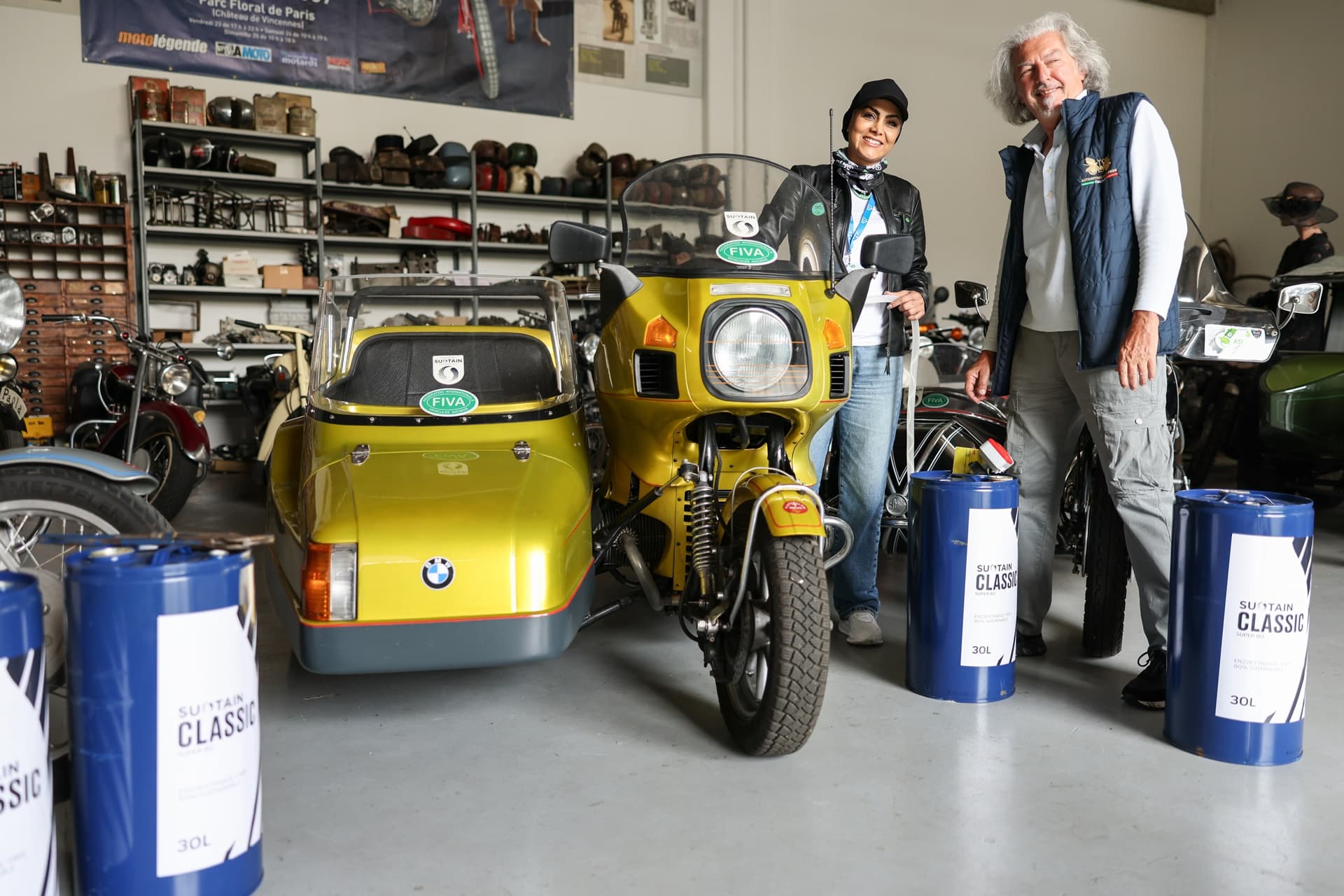 La activista Maryam Talaee participa en el FIVA World Motorcycle Rally 2025 con un sidecar BMW alimentado por biocombustible