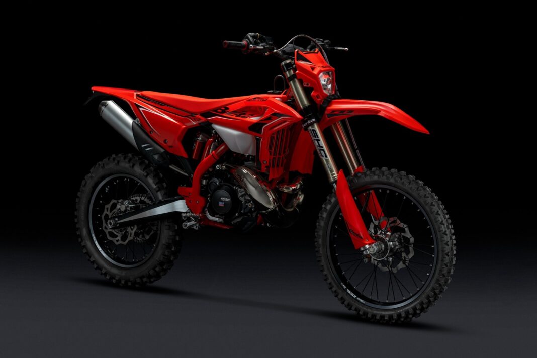 Nuevas RR X-PRO 2026 Beta lleva a su gama estándar de enduro a un nivel superior