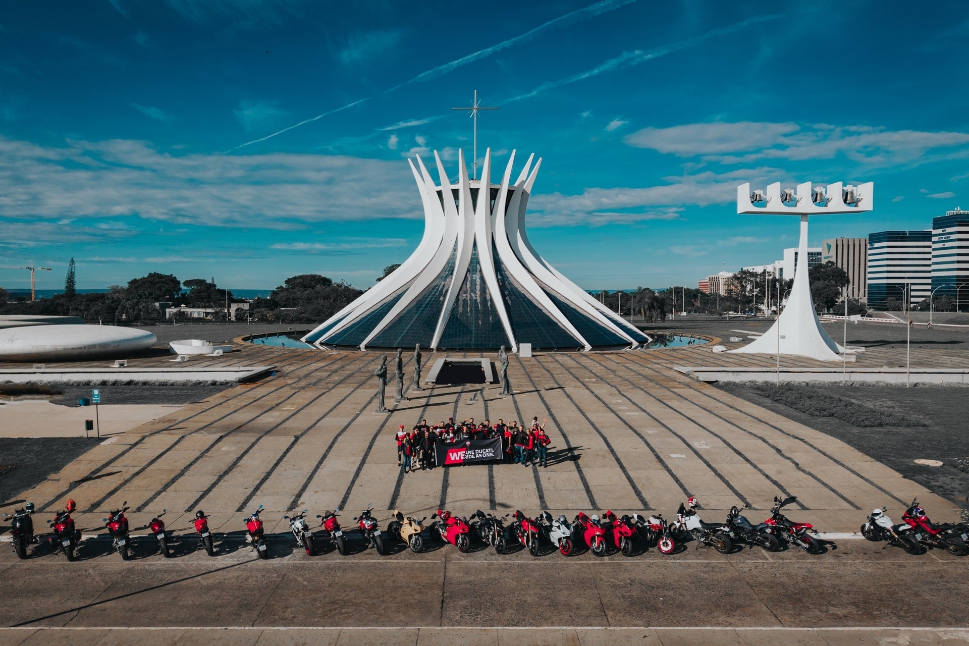 #WeRideAsOne 2025: Vuelve a triunfar la pasión por las motos de firma italiana