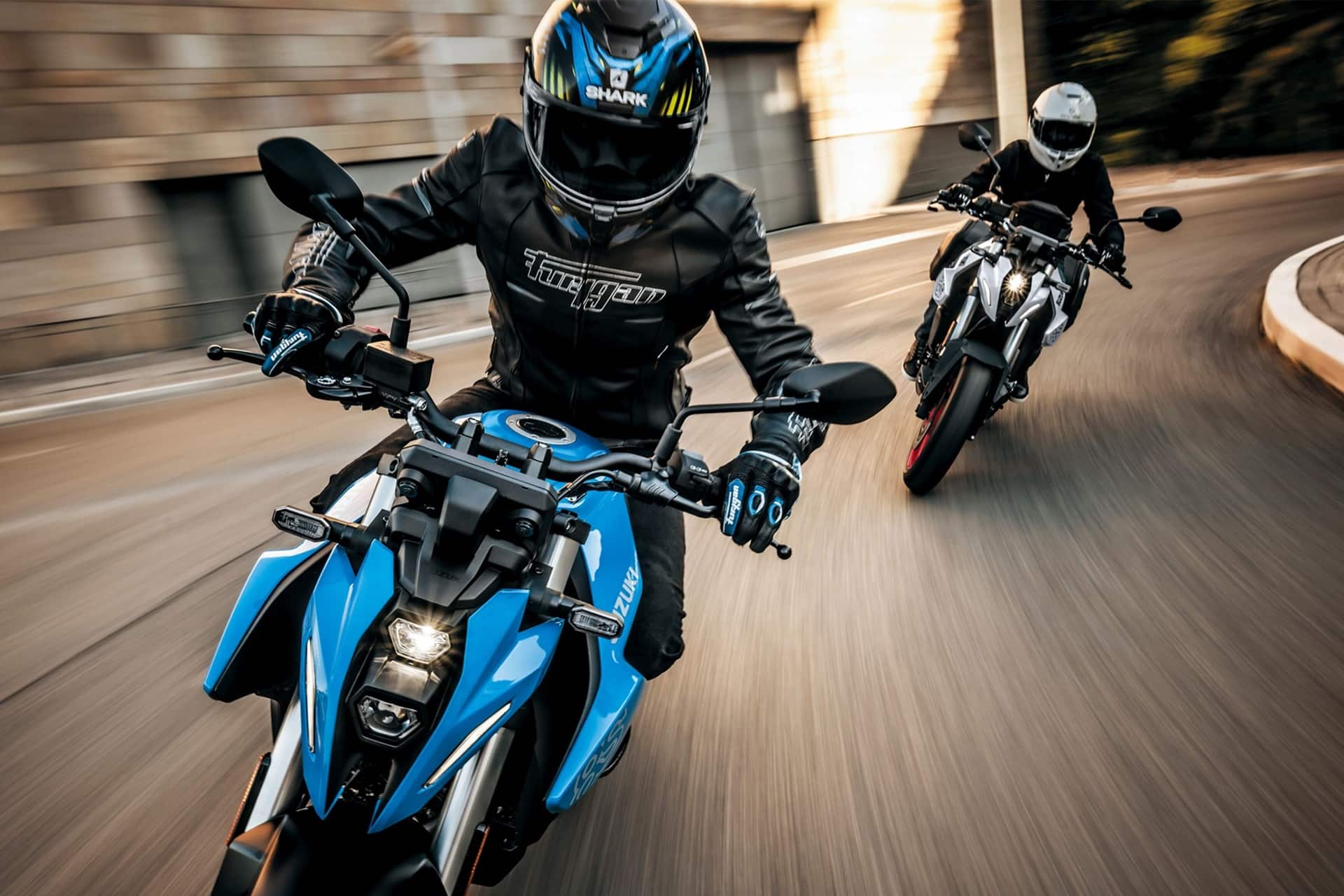 Suzuki estrena nuevos colores en su gama GSX-8S 2025