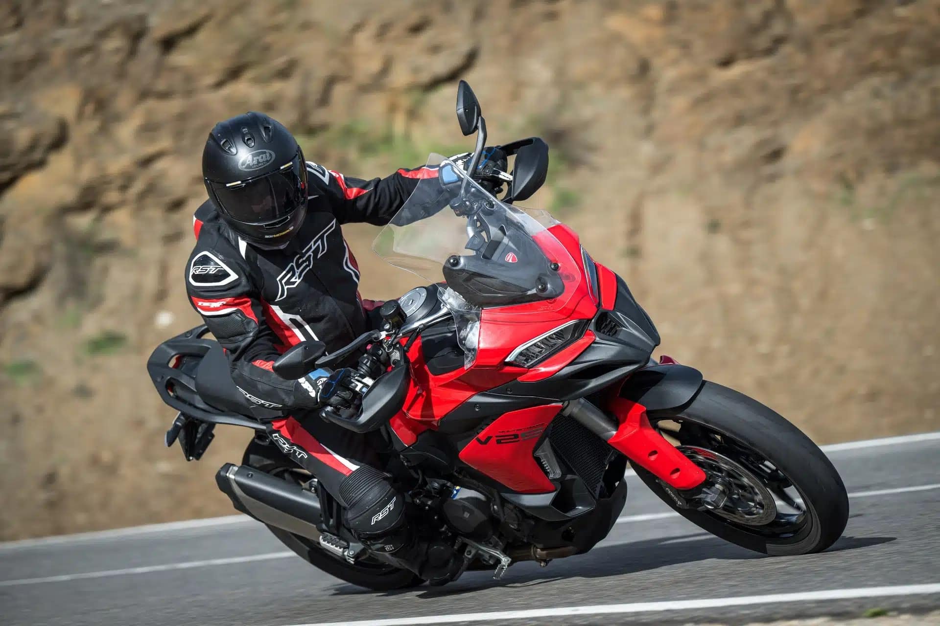 El nuevo motor V2 de Ducati también llegará a la gama Monster y DesertX en 2026