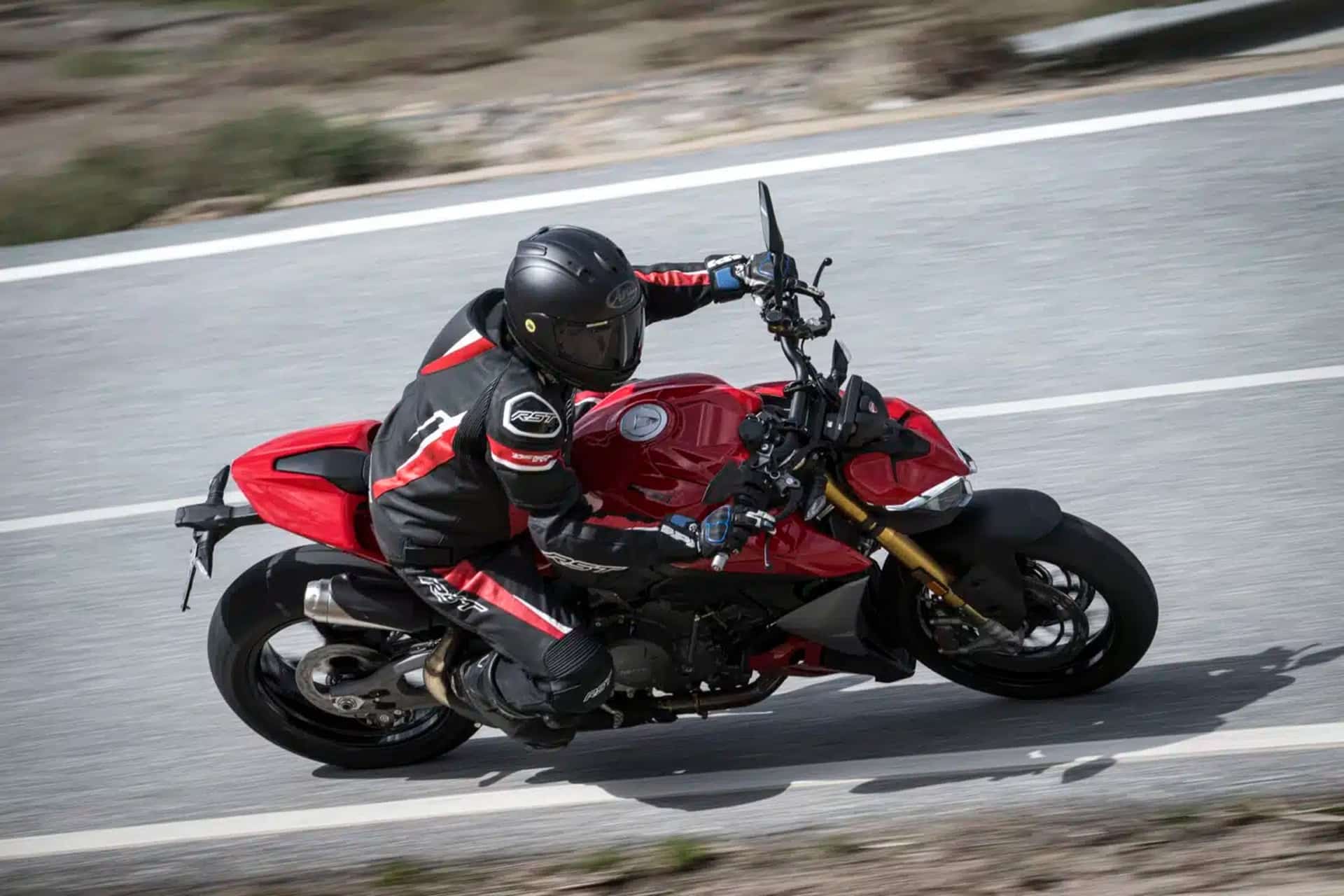 El nuevo motor V2 de Ducati también llegará a la gama Monster y DesertX en 2026