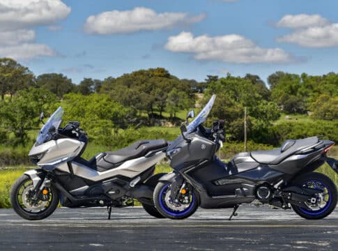 Comparativa Yamaha TMAX vs Honda Forza 750