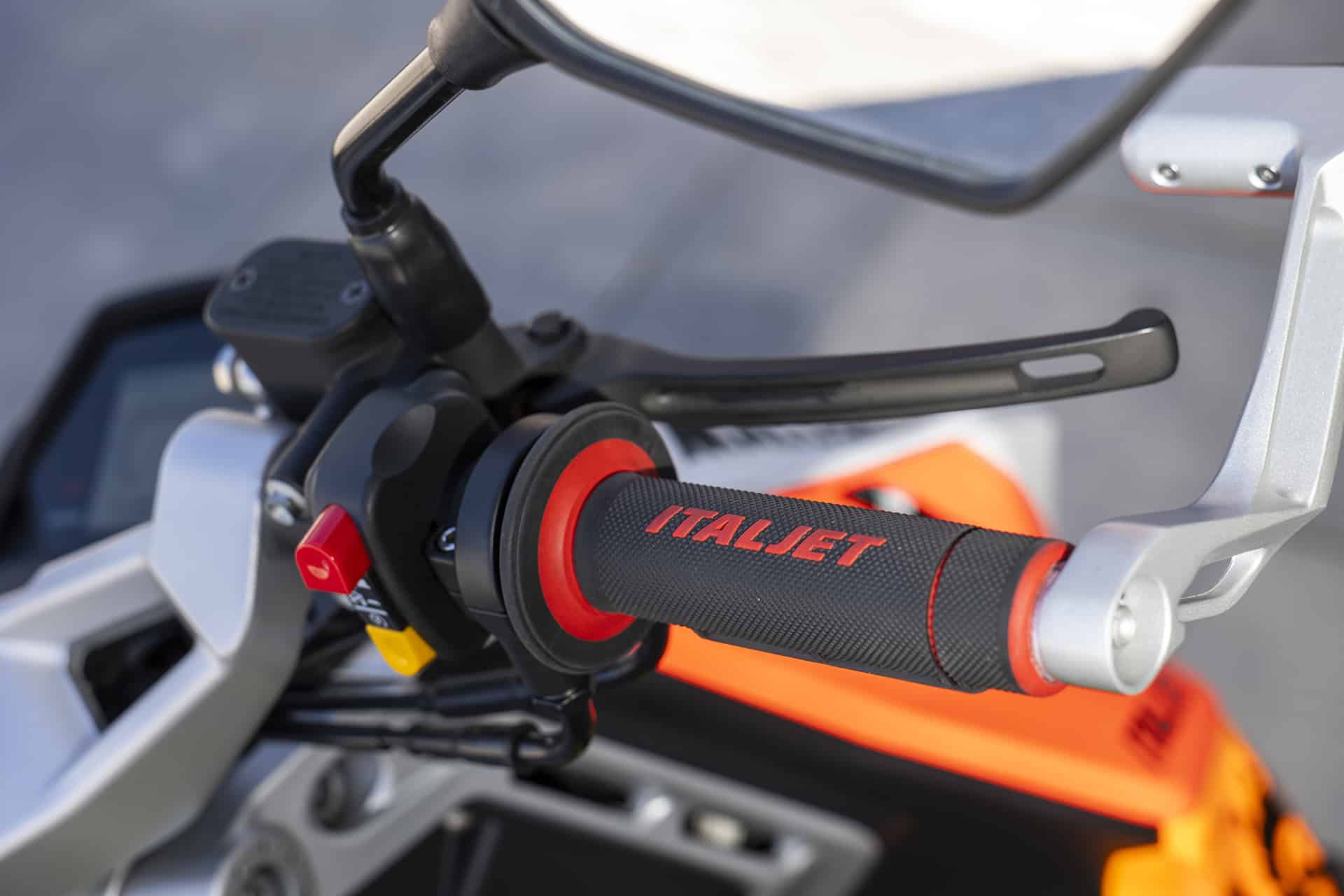 Prueba Italjet Dragster 300