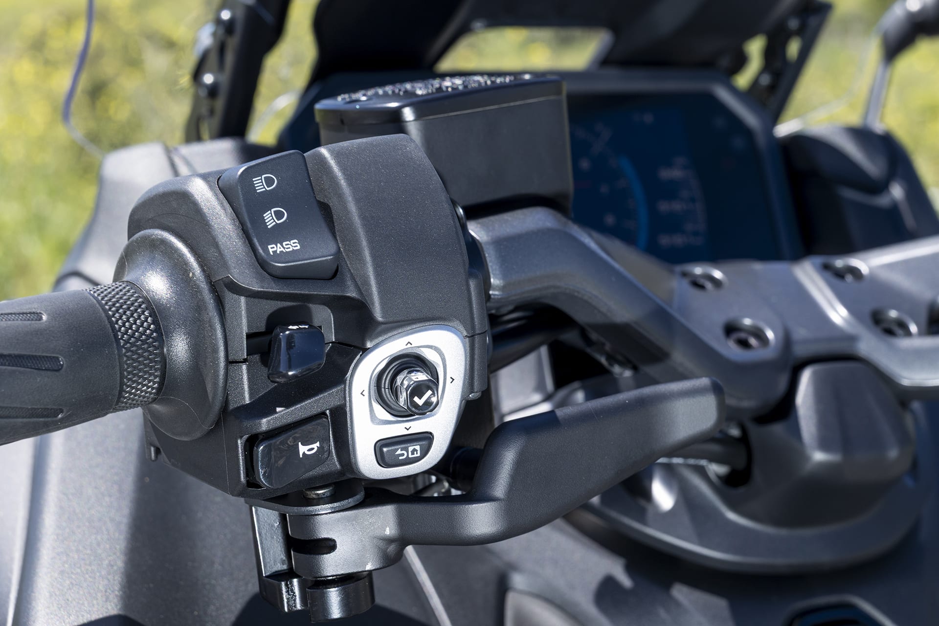 Comparativa Yamaha TMAX vs Honda Forza 750