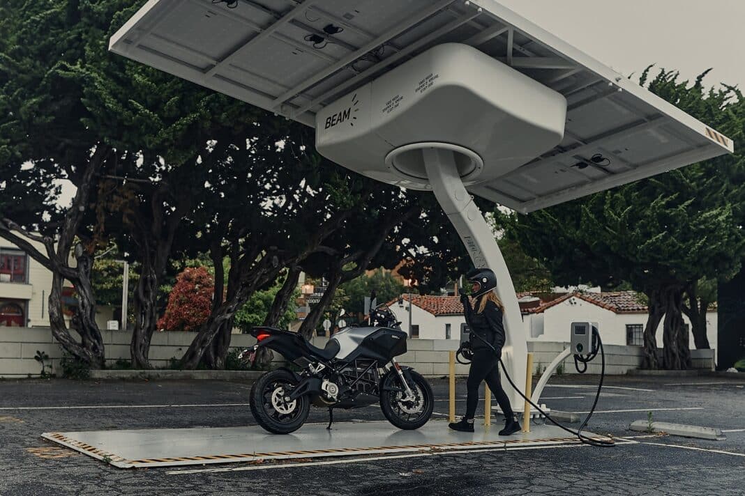 La compañía aseguradora RibéSalat se convierte en partner oficial de Zero Motorcycles en España
