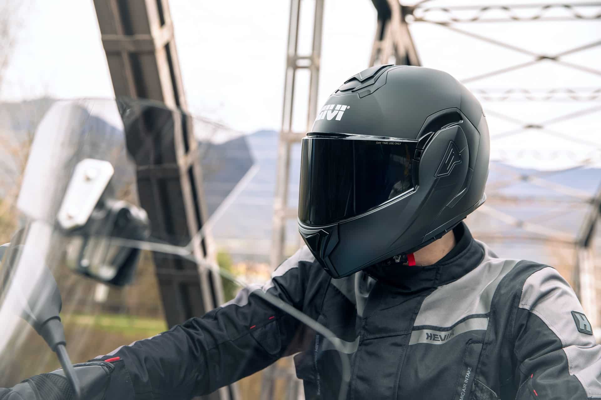 Nuevos GIVI X.50 y X.30: Dos cascos modulares al servicio de las dos ruedas