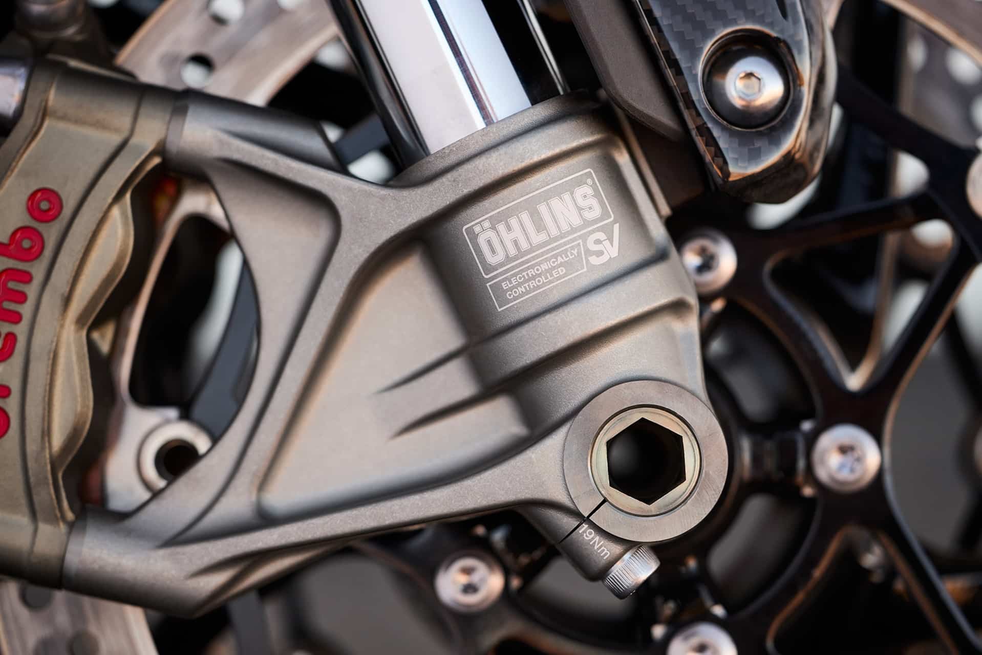 Speed Triple 1200 RX: La filosofía más racing de Triumph junto a su tecnología más avanzada