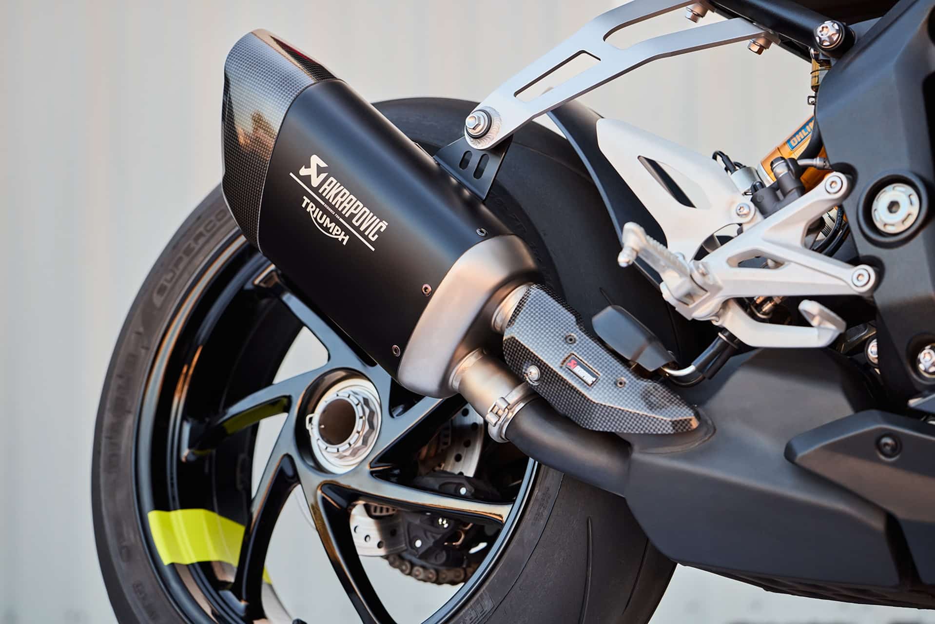Speed Triple 1200 RX: La filosofía más racing de Triumph junto a su tecnología más avanzada