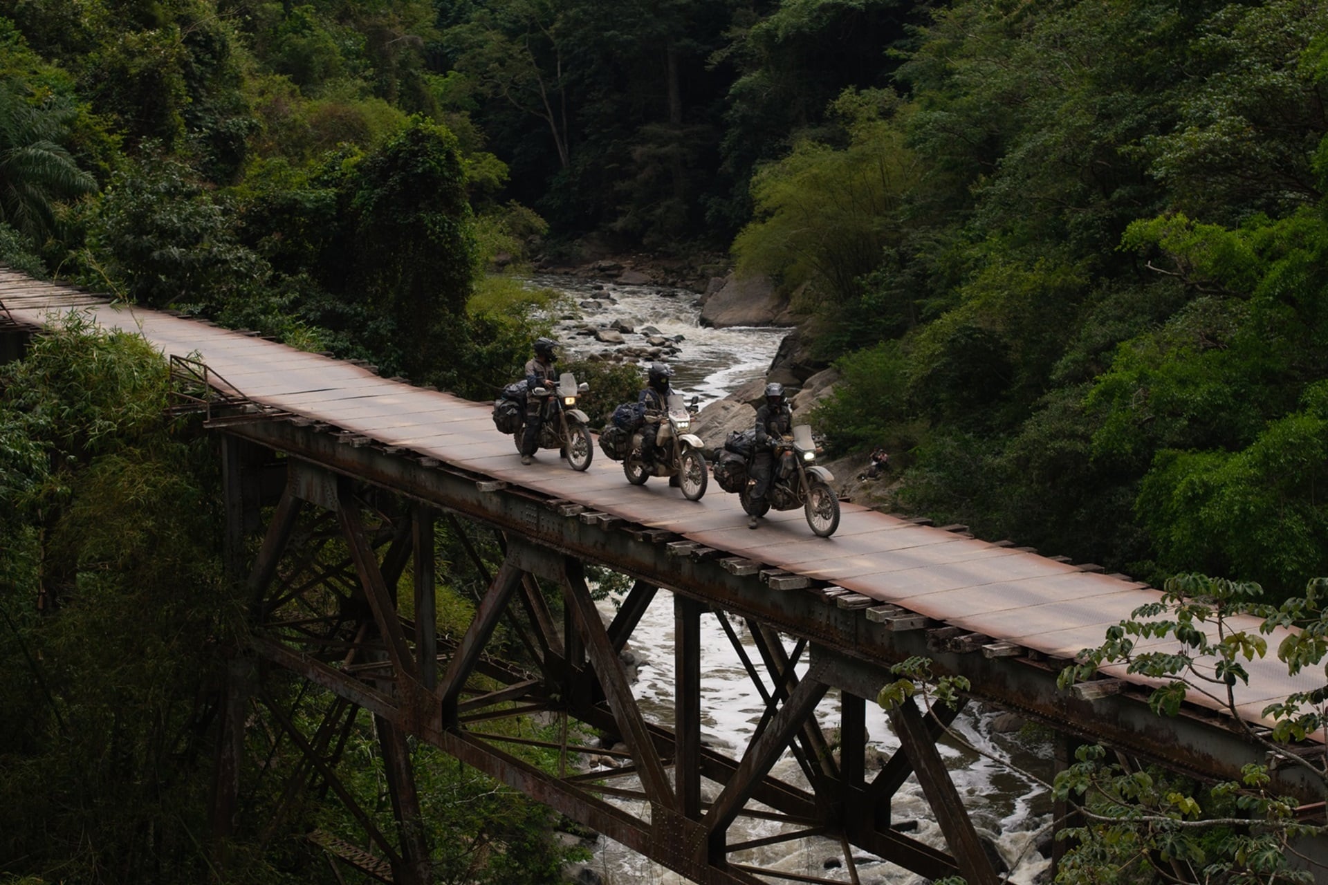 Rev’it! Sand 5 H2O 2025: Cinco generaciones de protección integral sobre la moto