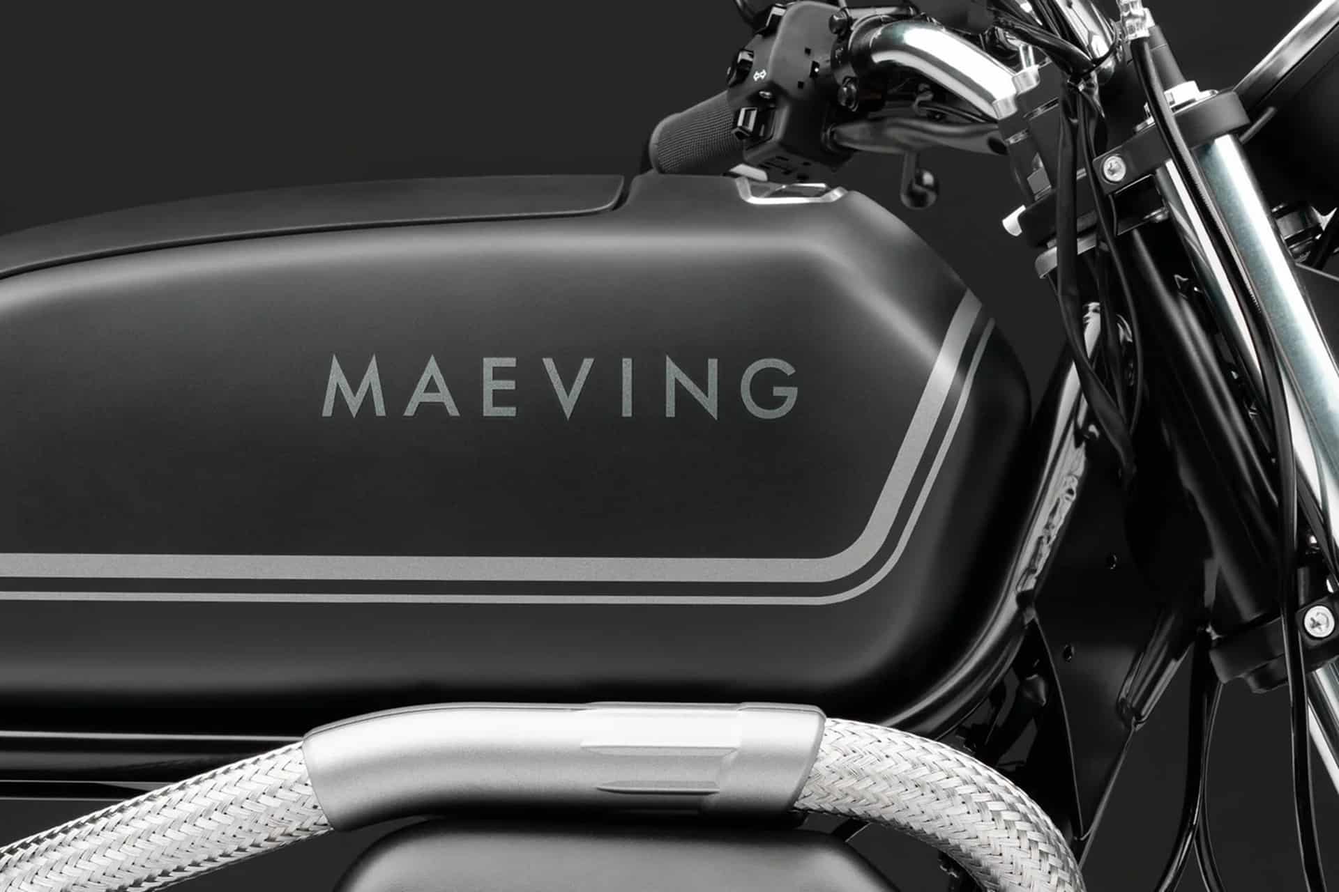 Maeving estrena el acabado “Blackout” en una nueva versión especial de su conocida RM1S