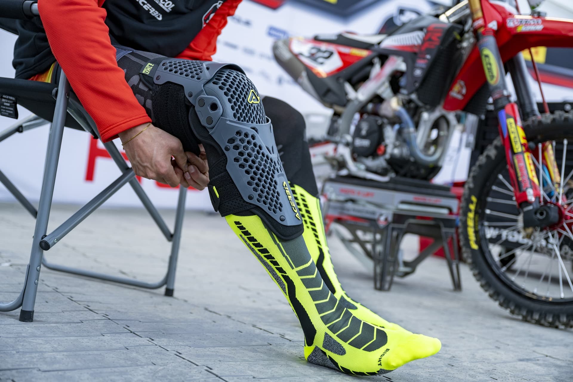 Acerbis K035: La innovadora rodillera que ofrece un perfecto equilibrio en su uso