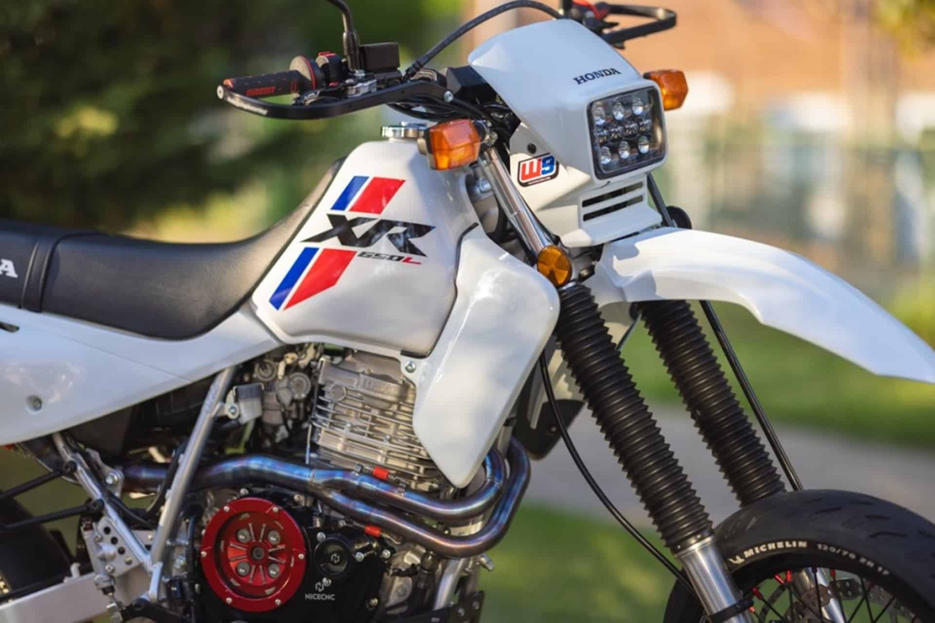 Honda XR650L Supermoto: Imagen deportiva sin perder un ápice de eficiencia