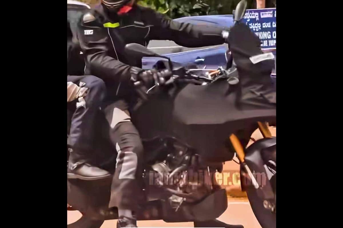 La futura BMW F 450 GS avistada por primera vez en pleno test de pruebas por las carreteras indias