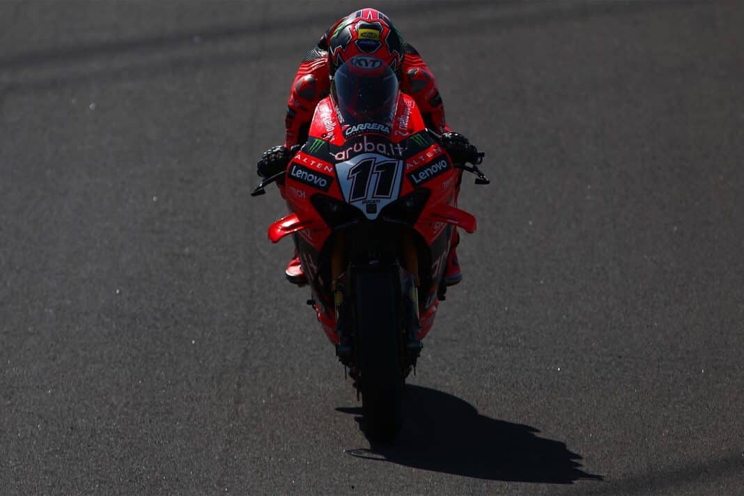 ¿Quieres saber lo rápido que va una Superbike? No digas nada, solo dale al play