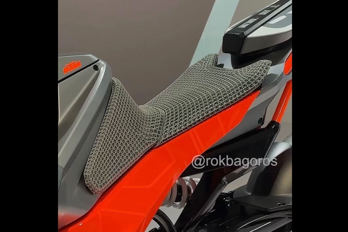 Primeras imágenes de la KTM E-Duke: Podría estar mucho más cerca de lo que pensábamos