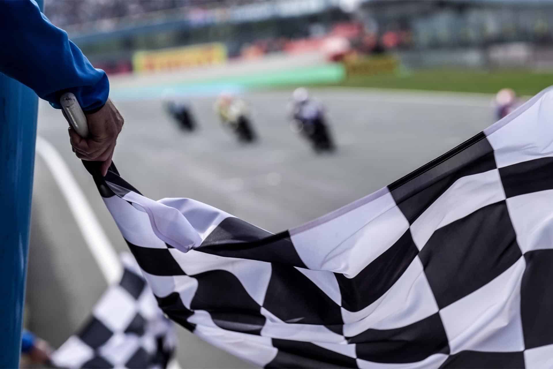 Bulega ha sido quien más veces ha visto la bandera a cuadros en primera posición