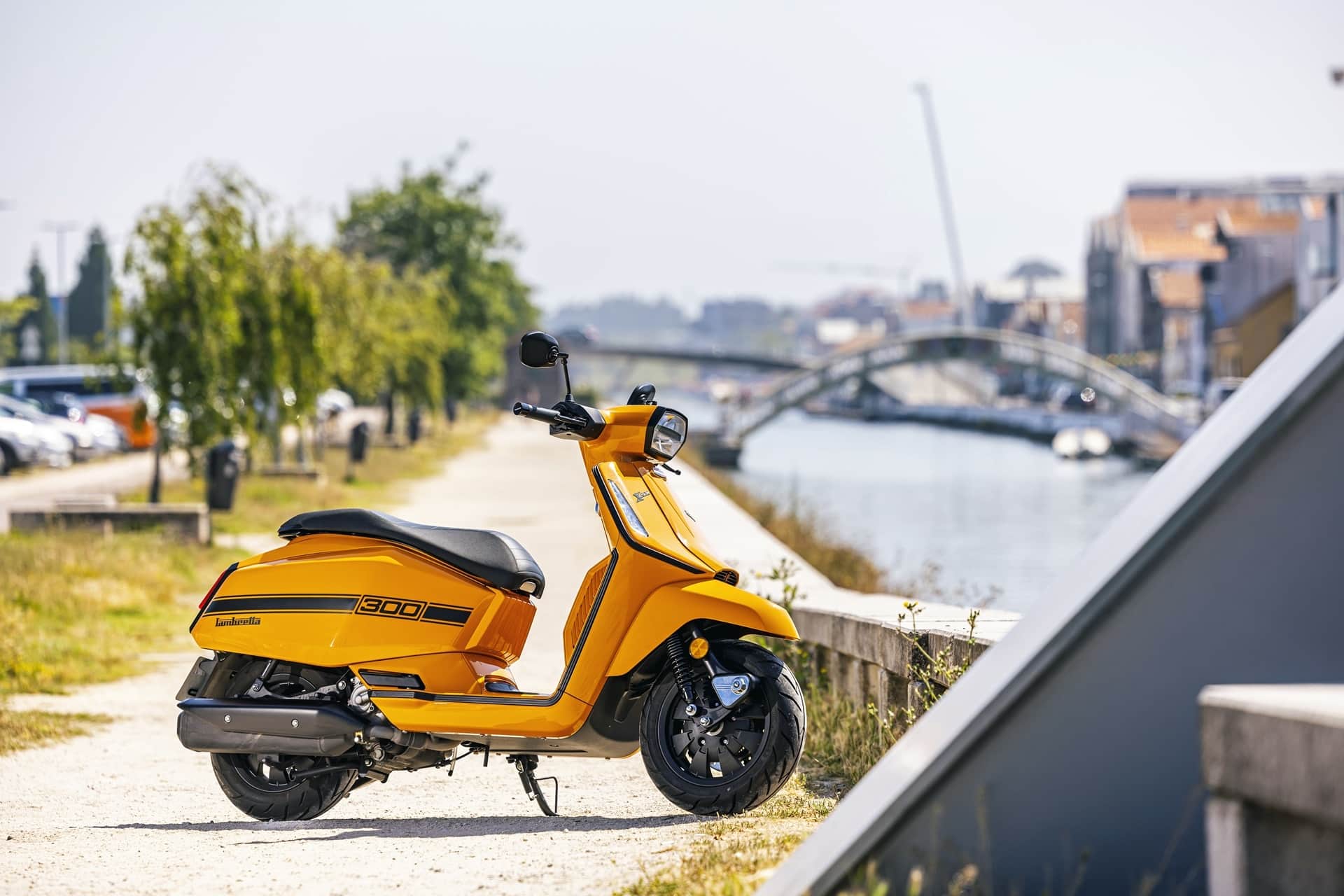 Lambretta amplía su gama 2025 con la nueva X300 GT