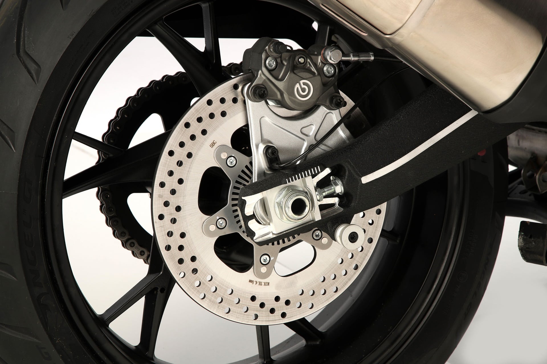 QJ Motor amplía su gama ADV con las nuevas SRT 900 en versiones “S” y “SX”
