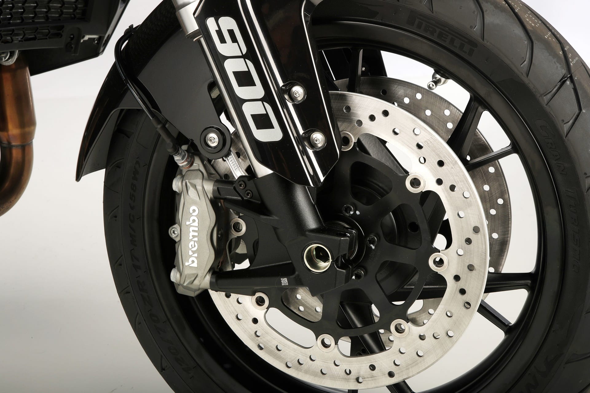 QJ Motor amplía su gama ADV con las nuevas SRT 900 en versiones “S” y “SX”