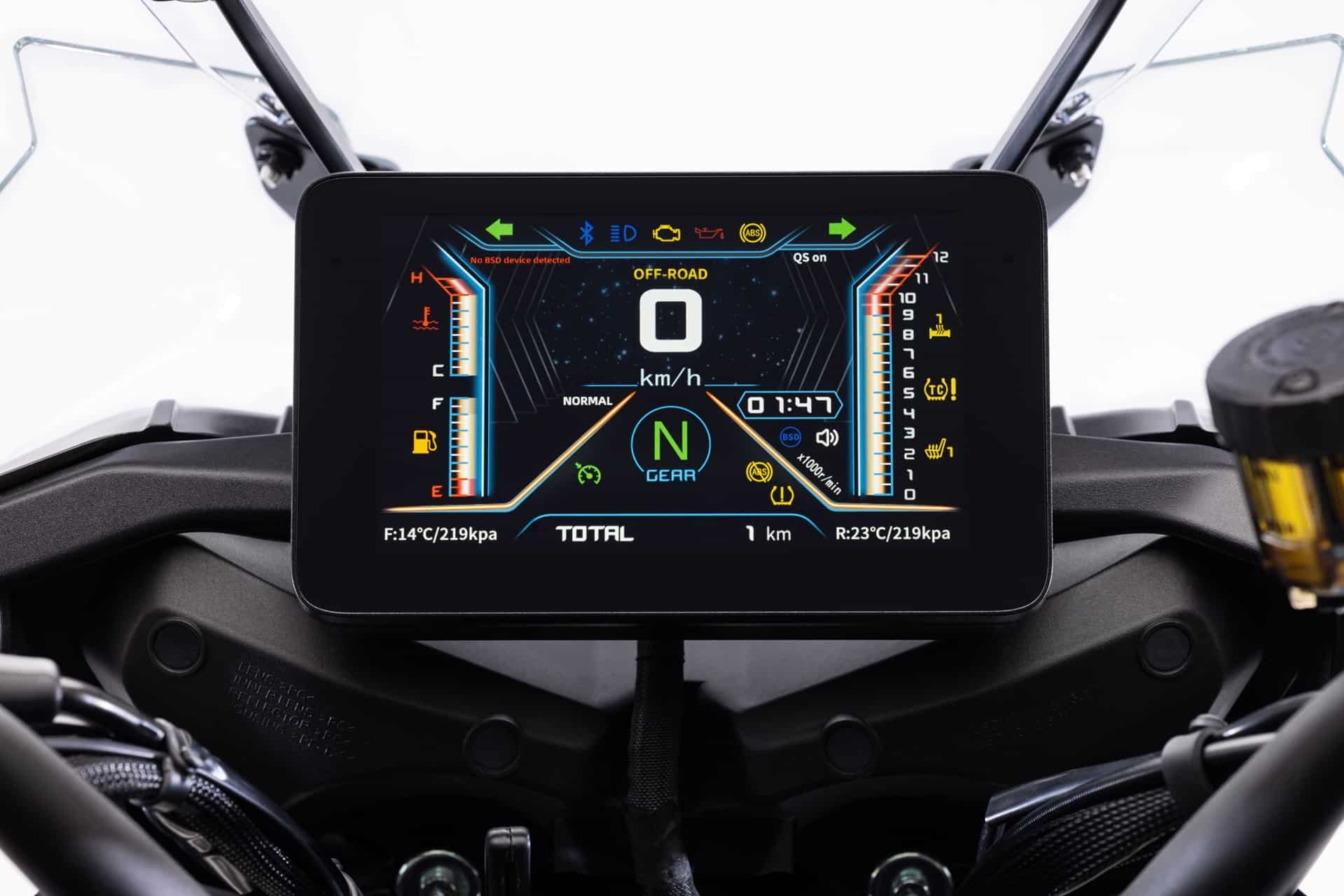 QJ Motor amplía su gama ADV con las nuevas SRT 900 en versiones “S” y “SX”