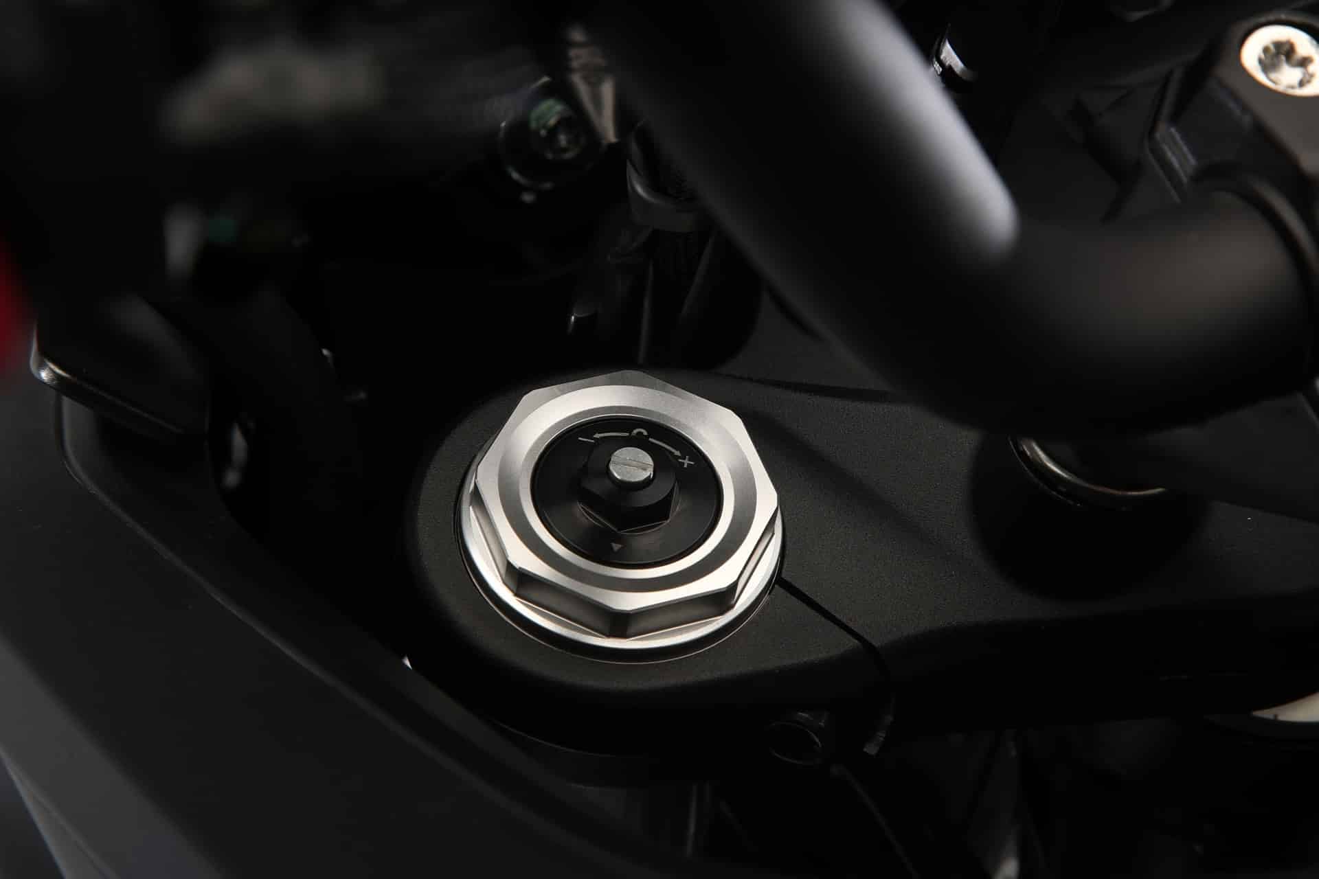 QJ Motor amplía su gama ADV con las nuevas SRT 900 en versiones “S” y “SX”