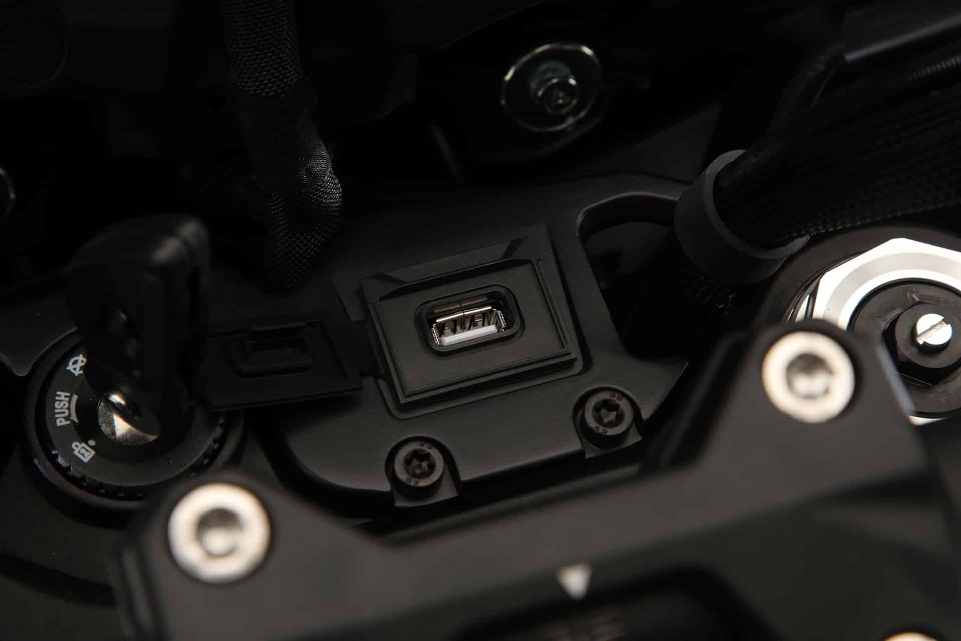 QJ Motor amplía su gama ADV con las nuevas SRT 900 en versiones “S” y “SX”