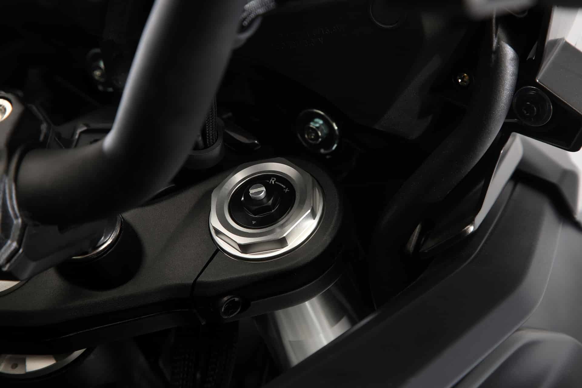 QJ Motor amplía su gama ADV con las nuevas SRT 900 en versiones “S” y “SX”
