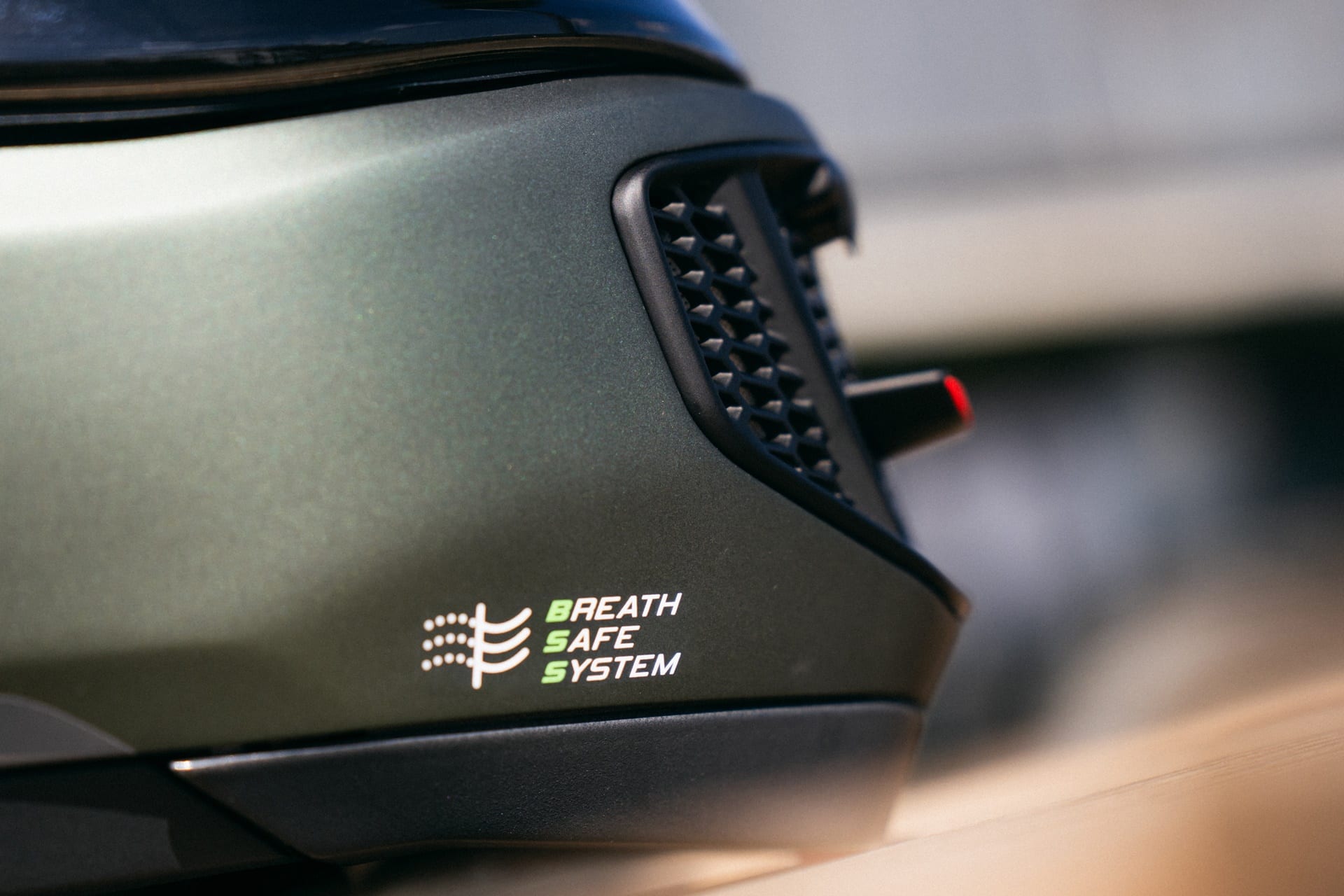 ZYON avanza hacia el lanzamiento de su primer modelo de casco equipado con el sistema Breath Safe System