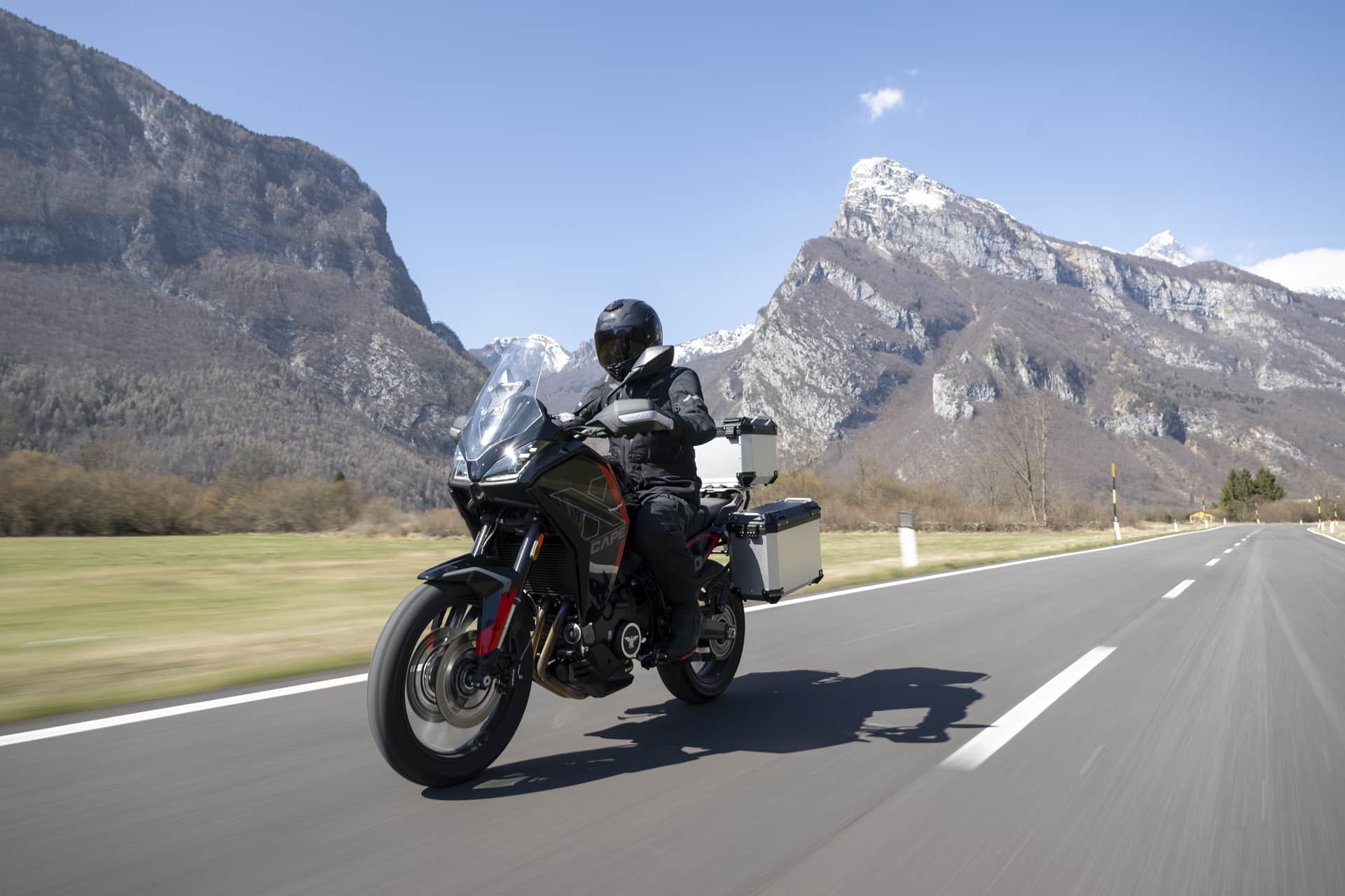 La X-Cape 700 aterriza en los concesionarios oficiales de Moto Morini en nuestro país