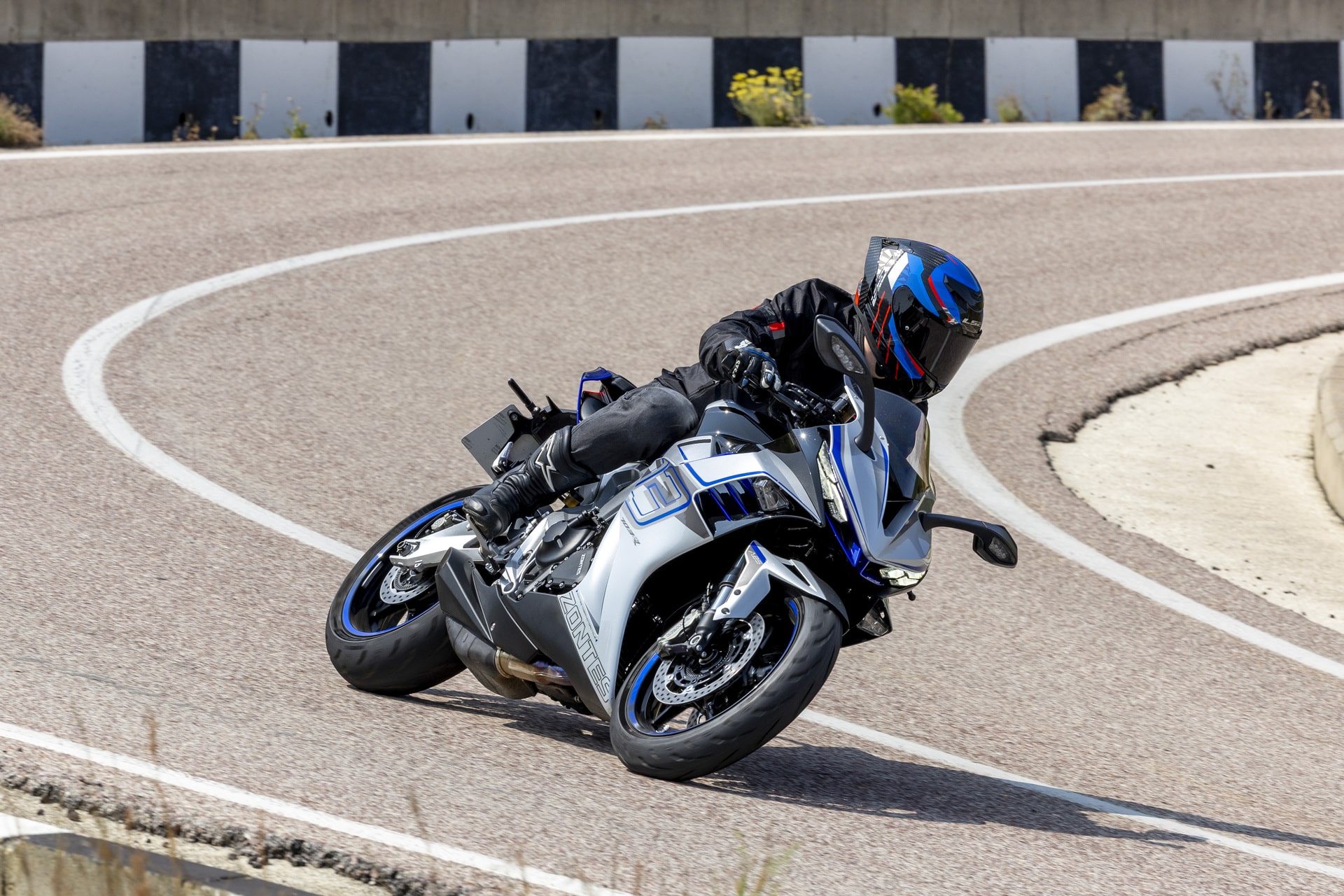 Prueba Zontes 703 RR 2025
