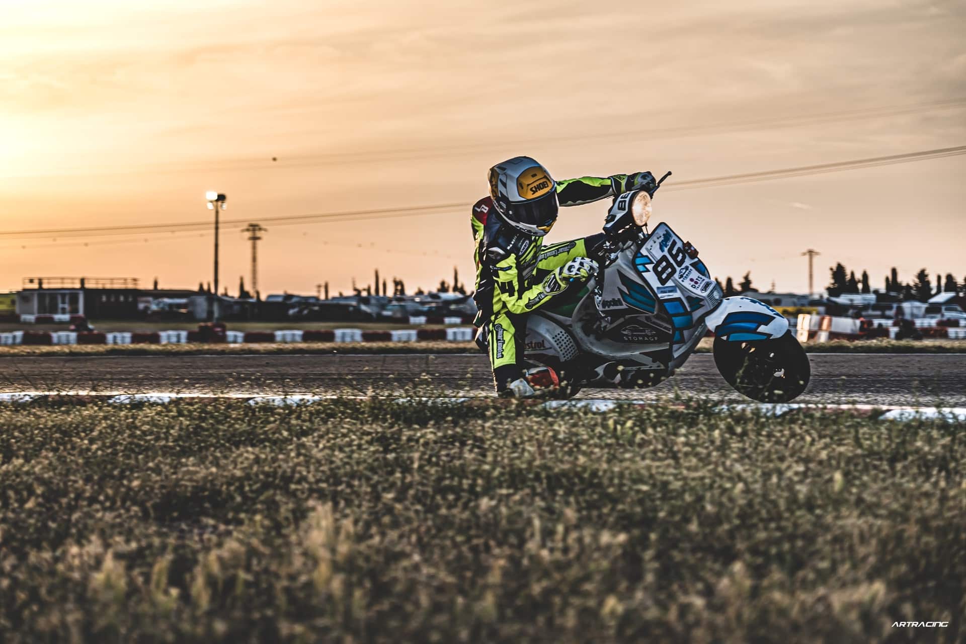 El Team Castrol by Polini se hace con la victoria en la “Vespa the Resistance 24h” 2025