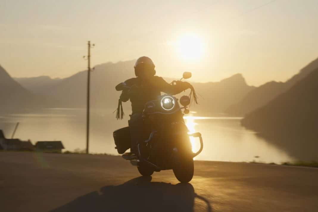 La gasolina solar ya es una realidad y el primer viaje de prueba en una Harley-Davidson da fe de su eficiencia