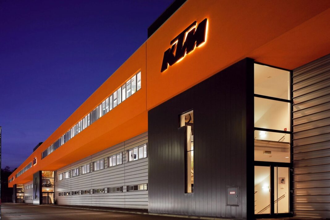 ktm y bajaj auto