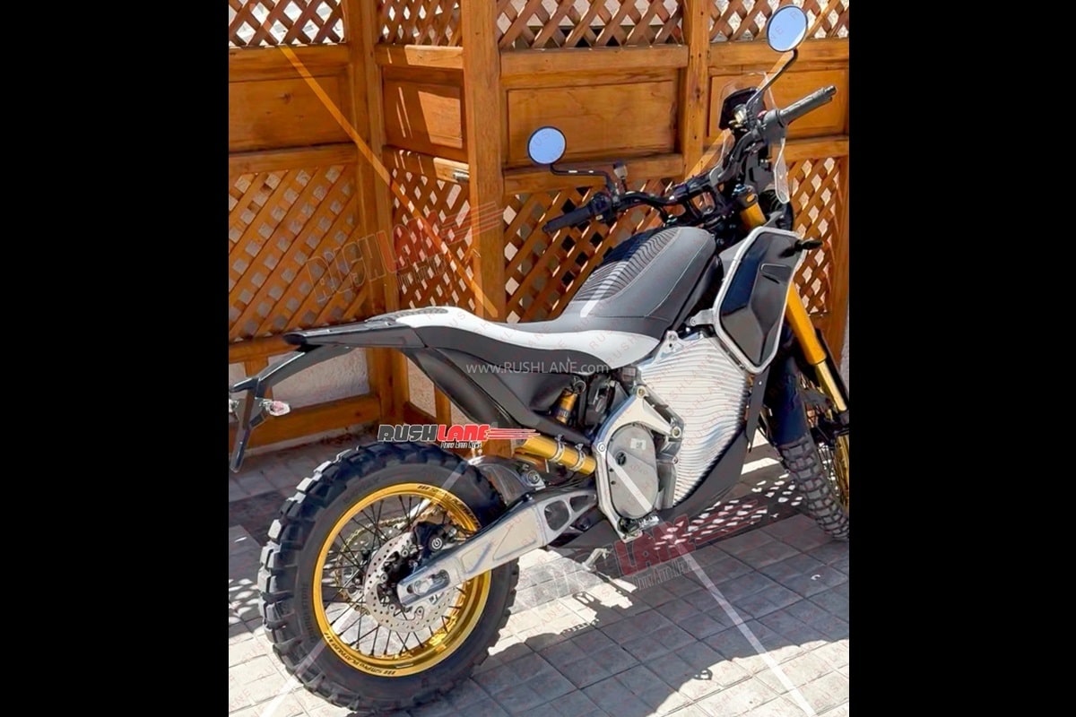 Sendas mulas de prueba de la futura Himalayan eléctrica se dejan ver por las carreteras de India