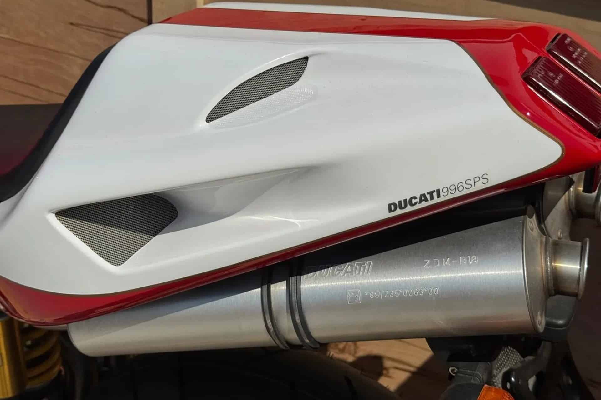 Esta Ducati 996 SPS lleva 26 años metida en su caja esperando a que alguien se decida a pilotarla