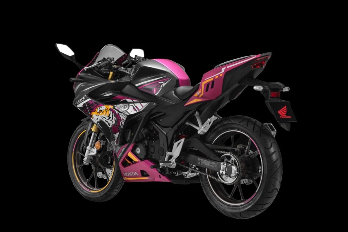 CBR150R CyberRoar: La pequeña deportiva de Honda se viste de edición especial