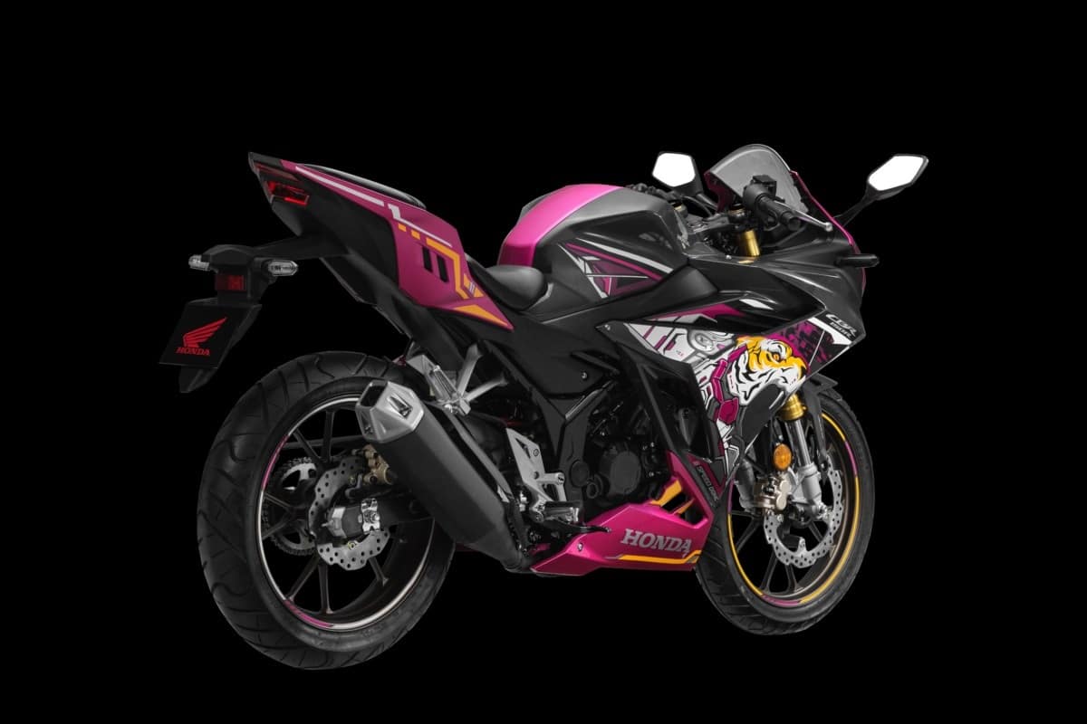 CBR150R CyberRoar: La pequeña deportiva de Honda se viste de edición especial