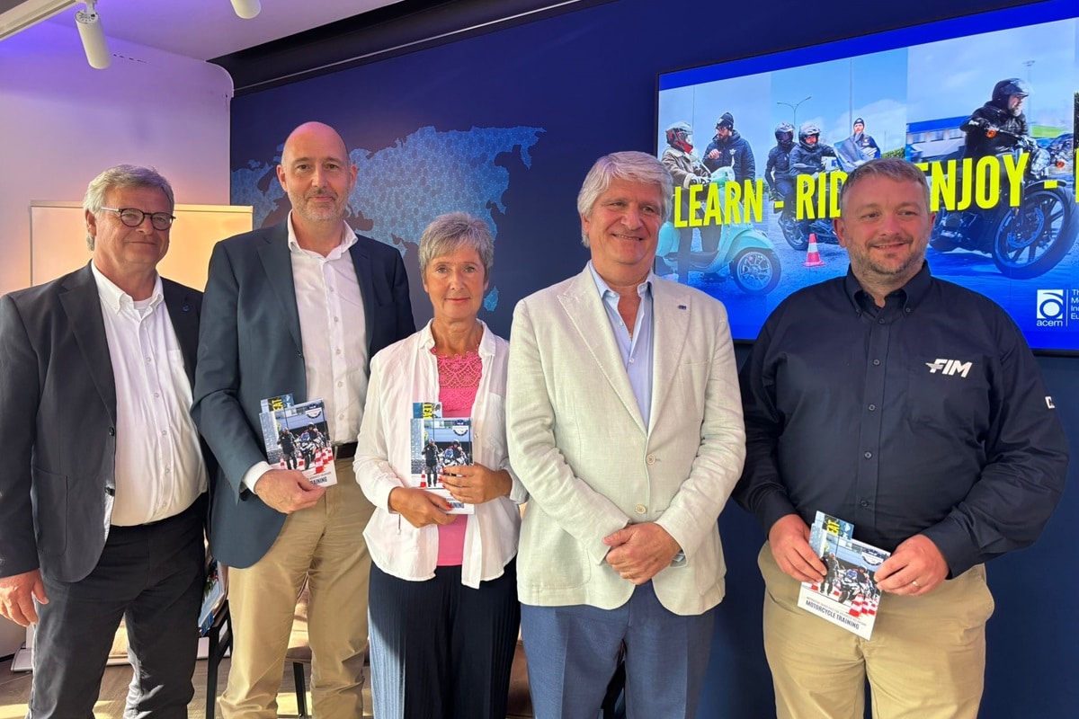 ACEM y FIM presentan la “Guía para instructores de formación voluntaria post carnet en motociclismo”
