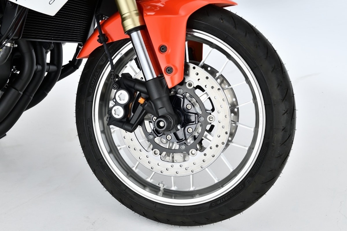 Over Racing GP-XX: Rendimiento y belleza, convertido en llanta de moto