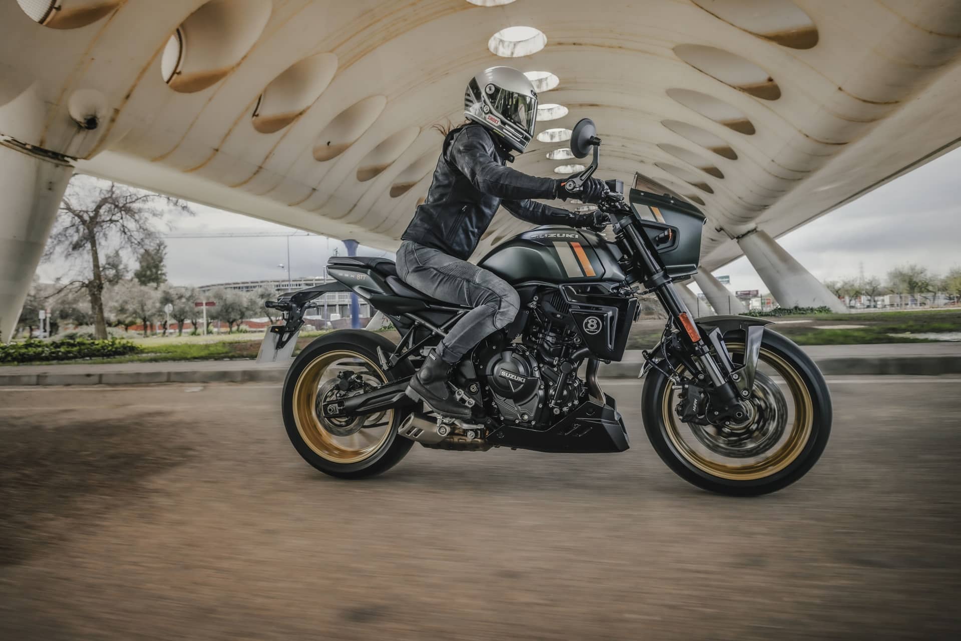 Nuevas Suzuki GSX-8TT y GSX-8T: “Atemporalidad tecnológica” con sabor Old School