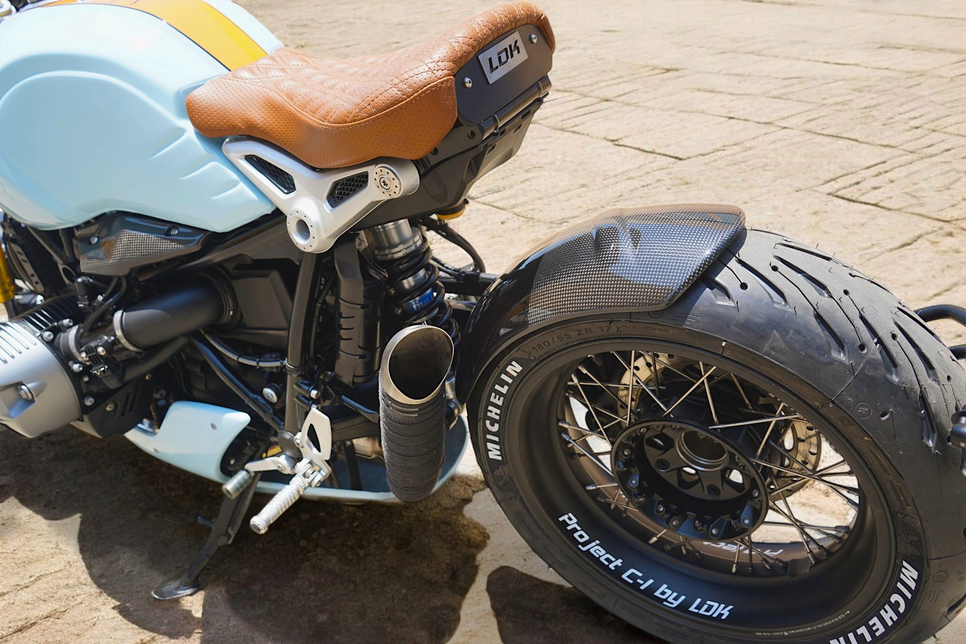 BMW R nine T Gulf by LDK: Un tributo sobre 2 ruedas al automovilismo clásico