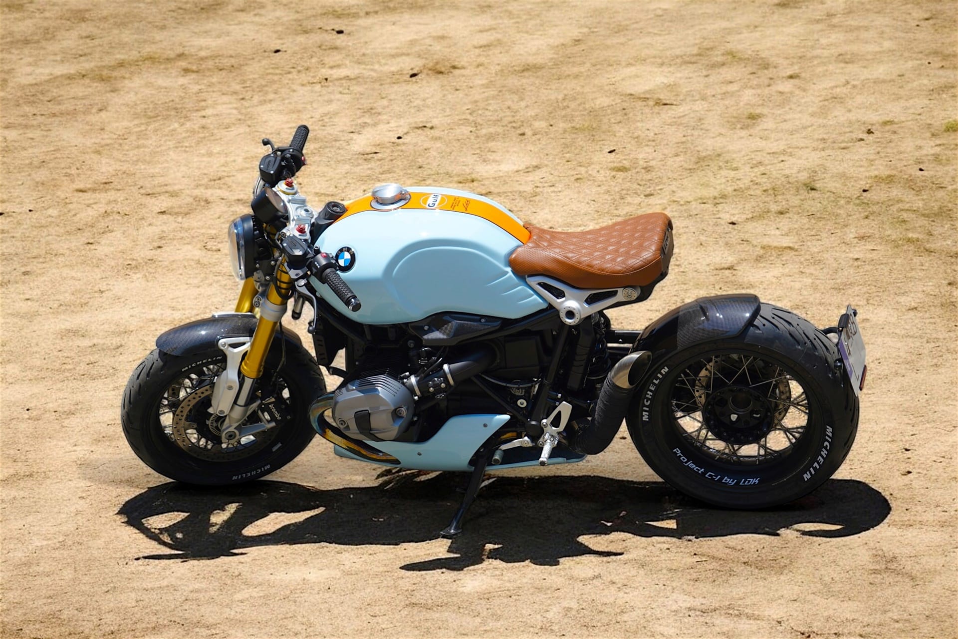 BMW R nine T Gulf by LDK: Un tributo sobre 2 ruedas al automovilismo clásico